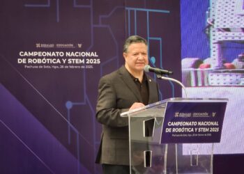 Julio Menchaca inaugura el XVI Campeonato Nacional de Robótica y Habilidades STEM en Hidalgo