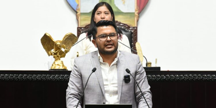 Diputados intercambian ideas con regidores y síndicos jóvenes