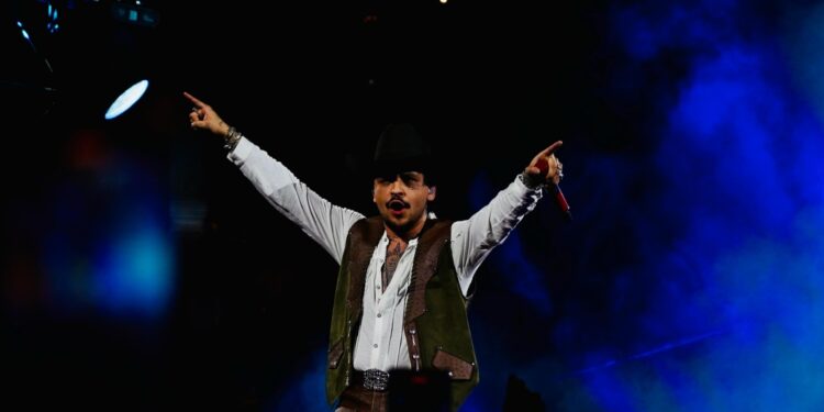 Nodal conquista la Ciudad de México ante 42 mil personas