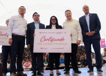 Gobierno de Hidalgo dota a estudiantes de herramientas tecnológicas