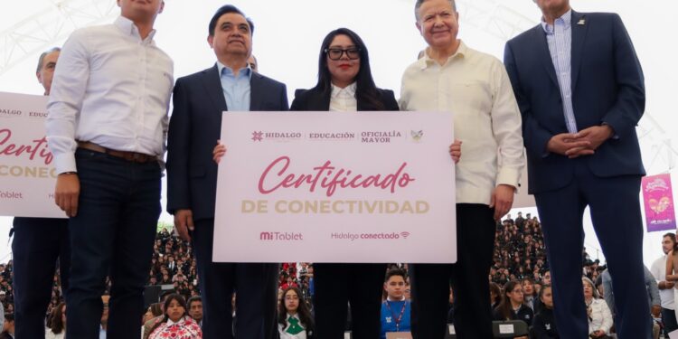 Gobierno de Hidalgo dota a estudiantes de herramientas tecnológicas