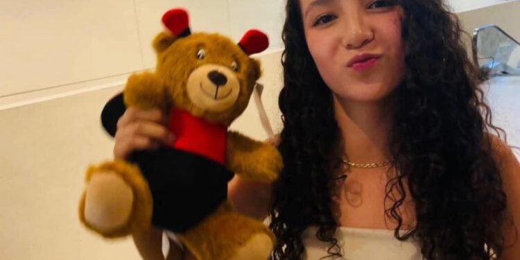 Madre y médico ocultaron causa de muerte de adolescente de 14 años