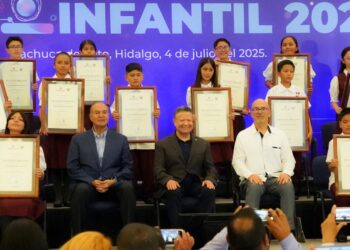 Julio Menchaca y BBVA impulsan el talento de ganadores de la Olimpiada del Conocimiento Infantil