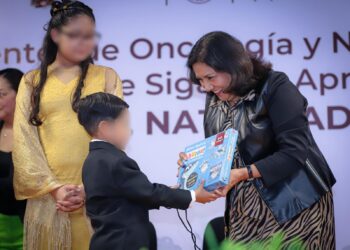 33 pacientes del Hospital del Niño DIF Hidalgo concluyen estudios con el programa Sigamos Aprendiendo