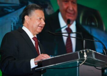 Julio Menchaca impulsa alianzas estratégicas en el XIV Seminario de Ingeniería Vial 2025