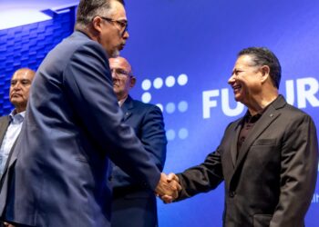 Julio Menchaca destaca inversión y educación en la apertura de Futura Capital 2025