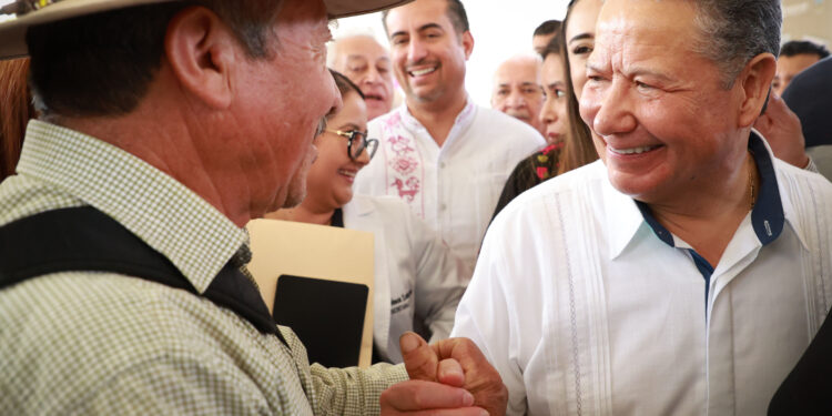 Aprobación de Julio Menchaca se mantiene al alza