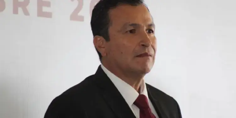 Exhiben en Hidalgo a maestros y funcionarios con sueldos dobles y hasta triples