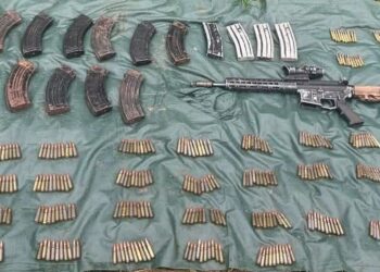 Desmantelan campamento clandestino con explosivos en Michoacán