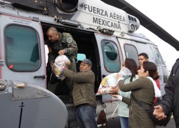 Continúa el envío aéreo de ayuda humanitaria a zonas afectadas por lluvias en Hidalgo