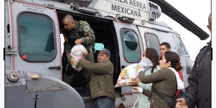 Continúa el envío aéreo de ayuda humanitaria a zonas afectadas por lluvias en Hidalgo