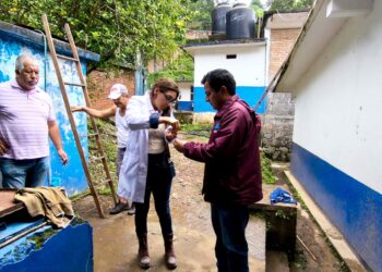 Refuerza Secretaría de Salud acciones en la región Otomí-Tepehua   tras las intensas lluvias